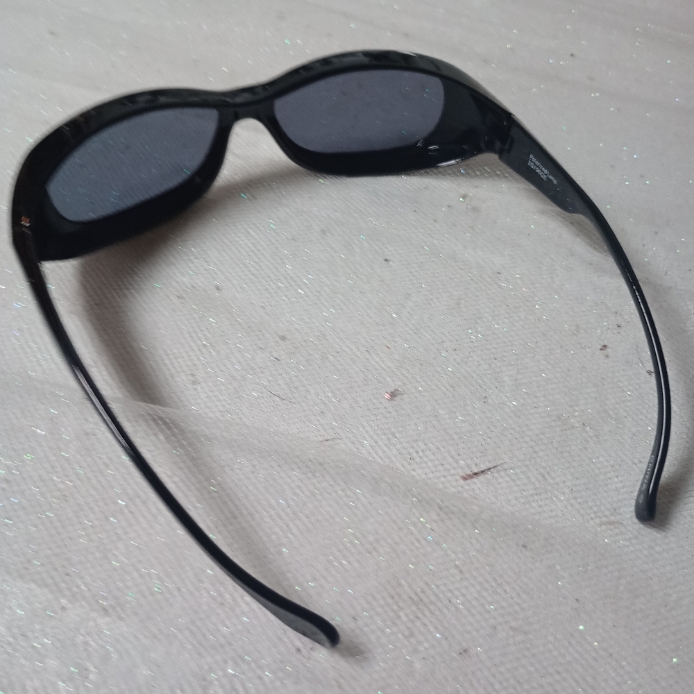 Sunglasses - Picture 4 of 8